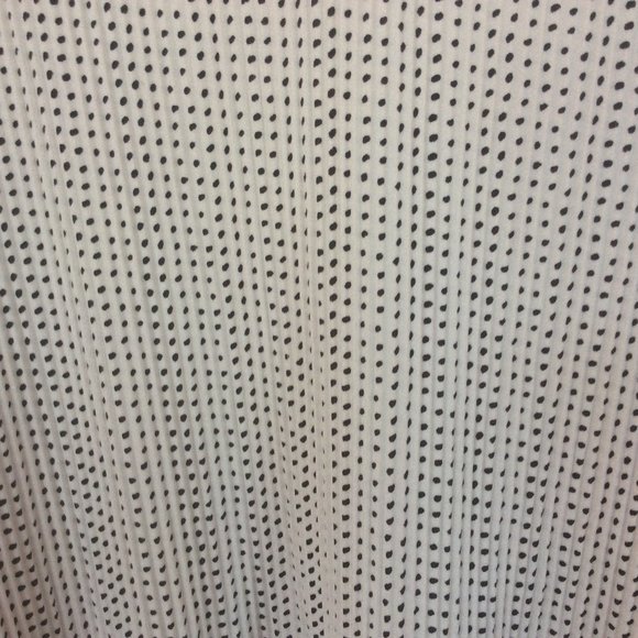 Adrianna Papell Black & White Polka Dot Subtly Pleated Pullover Blouse Size 1X - Picture 6 of 6